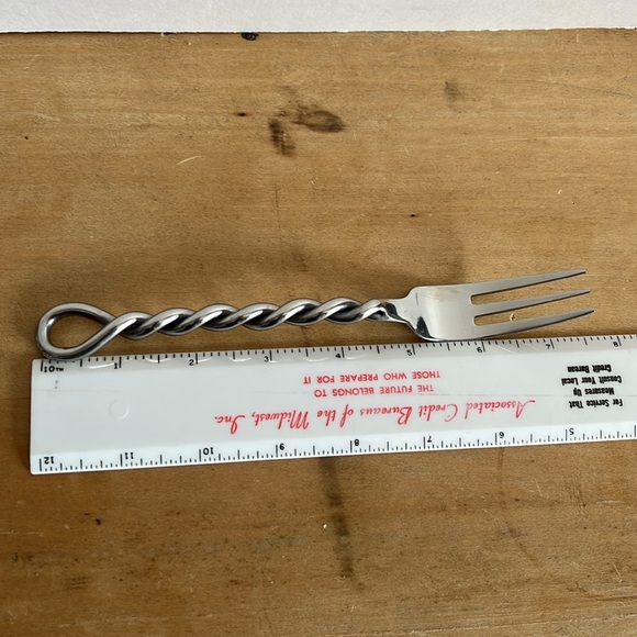 Gourmet Settings (GS) Silver Braid 18/10 Stainless Steel Flatware - Picture 9 of 11